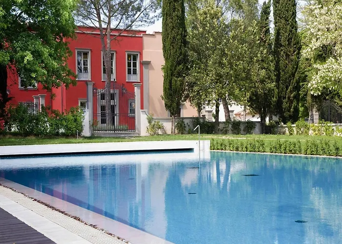 In Tuscany With Large Pool *